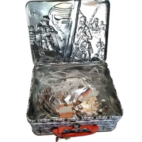STAR WARS THE FORCE AWAKENS 100 PIECE MINI-JIGSAW PUZZLE WITH LUNCH BOX TIN - Picture 5 of 7